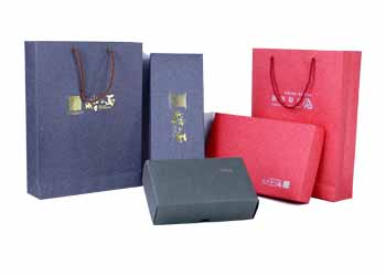 ��ɳ��װֽ�г���ֽ�а�װ����е�ɫ��Ӧ��